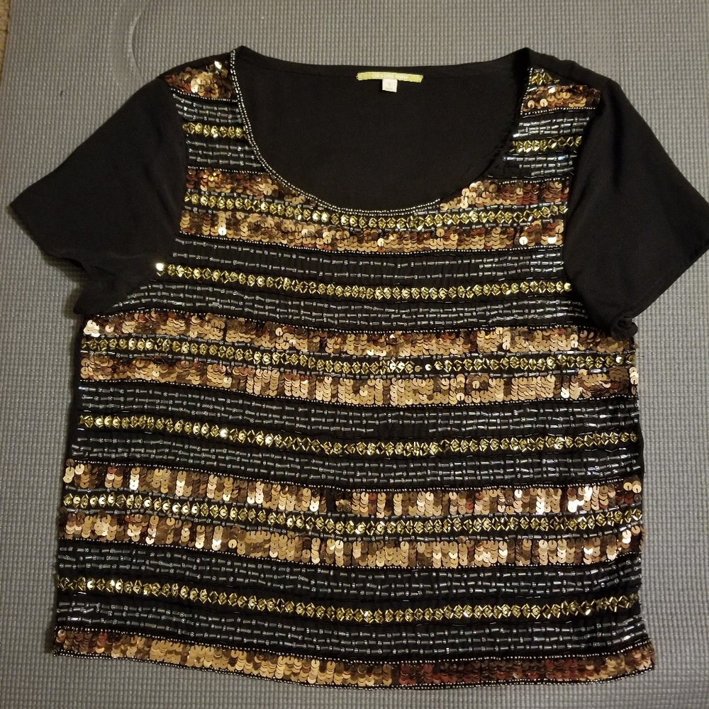 GIANNI BINI classy, simple dressy top with sequins